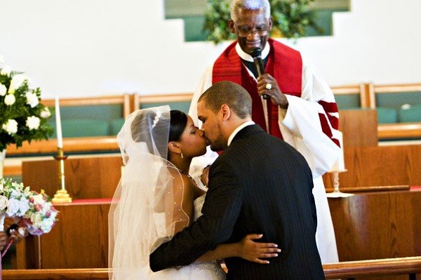 wedding day kiss